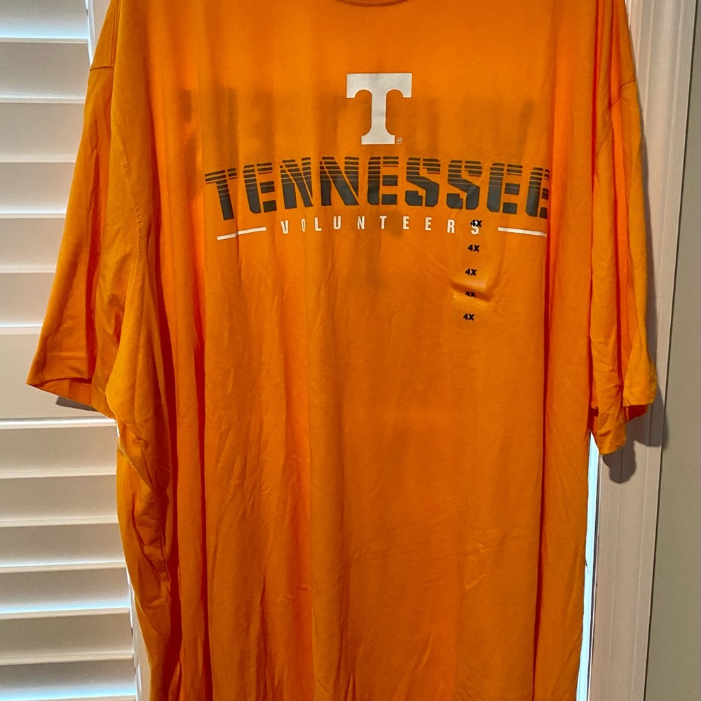 University of Tennessee lightweight t-shirt. Big &Tall